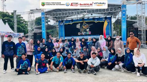 Senam Bersama di Siring Laut